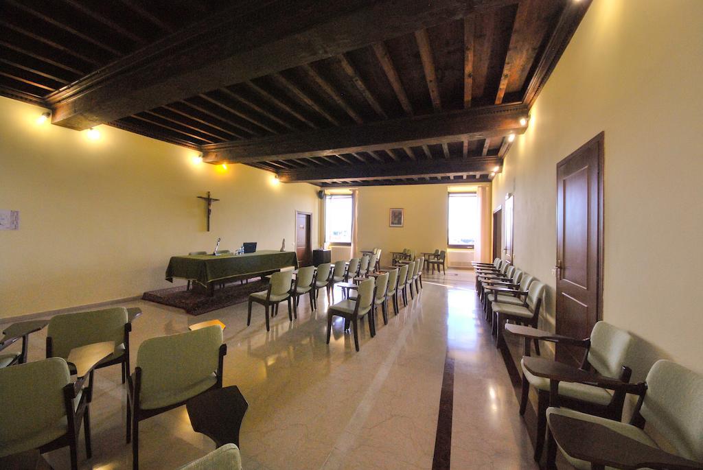 Villa Santa Maria Dell'Arco - Centro Oreb Cazzago San Martino Екстер'єр фото
