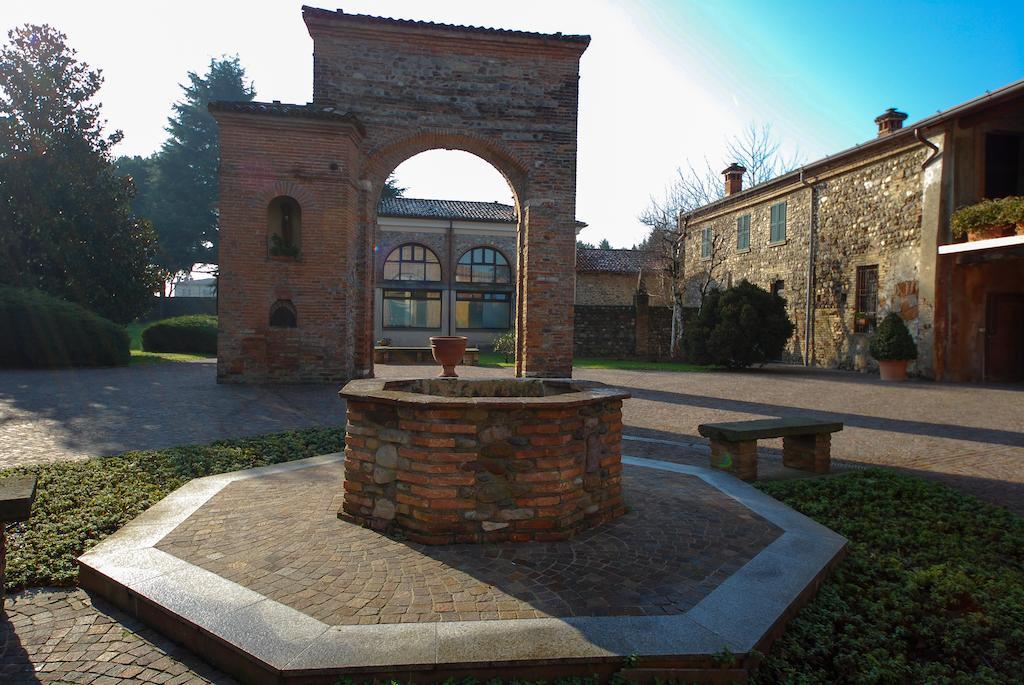 Villa Santa Maria Dell'Arco - Centro Oreb Cazzago San Martino Екстер'єр фото