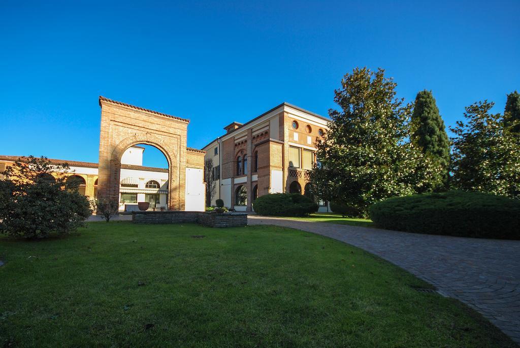Villa Santa Maria Dell'Arco - Centro Oreb Cazzago San Martino Екстер'єр фото