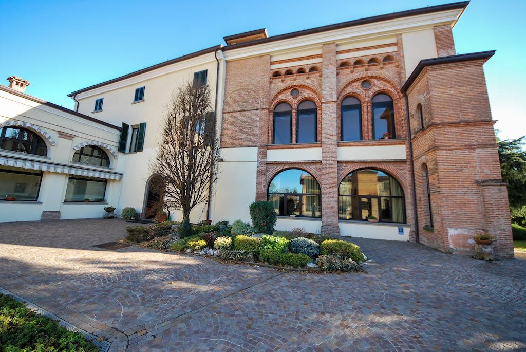 Villa Santa Maria Dell'Arco - Centro Oreb Cazzago San Martino Екстер'єр фото
